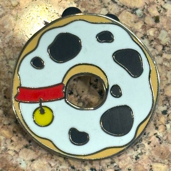 Disney Pin Character Icon Donuts Mystery Collection - 101 Dalmatians - Picture 1 of 4